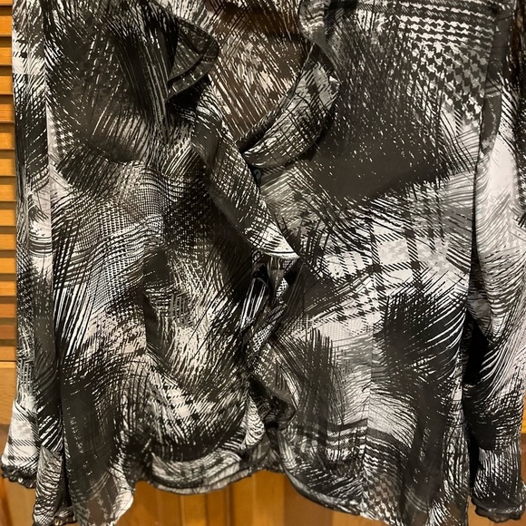 24. WOMENS CHICO’S 3/XL DETAIL TOP - Picture 2 of 8